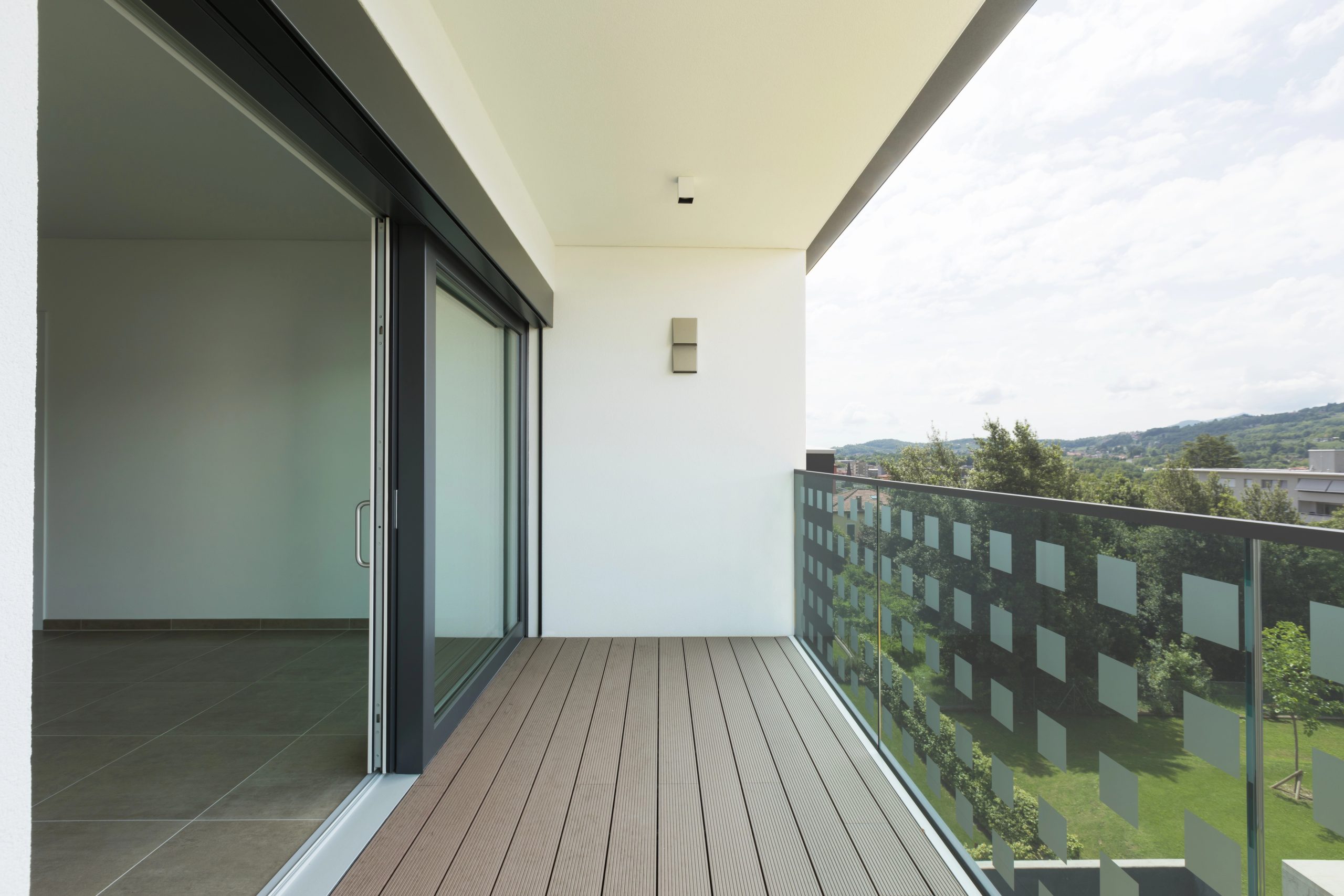 Balcony / Terrace (optional)